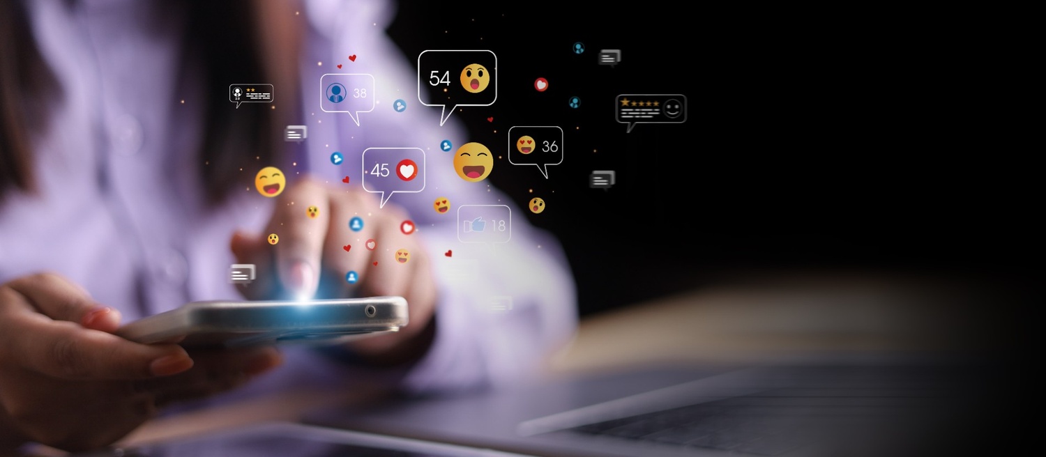 Students and teachers using social media in Qatar